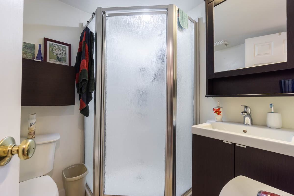 1112 4th St Ne - Photo 4 of 17