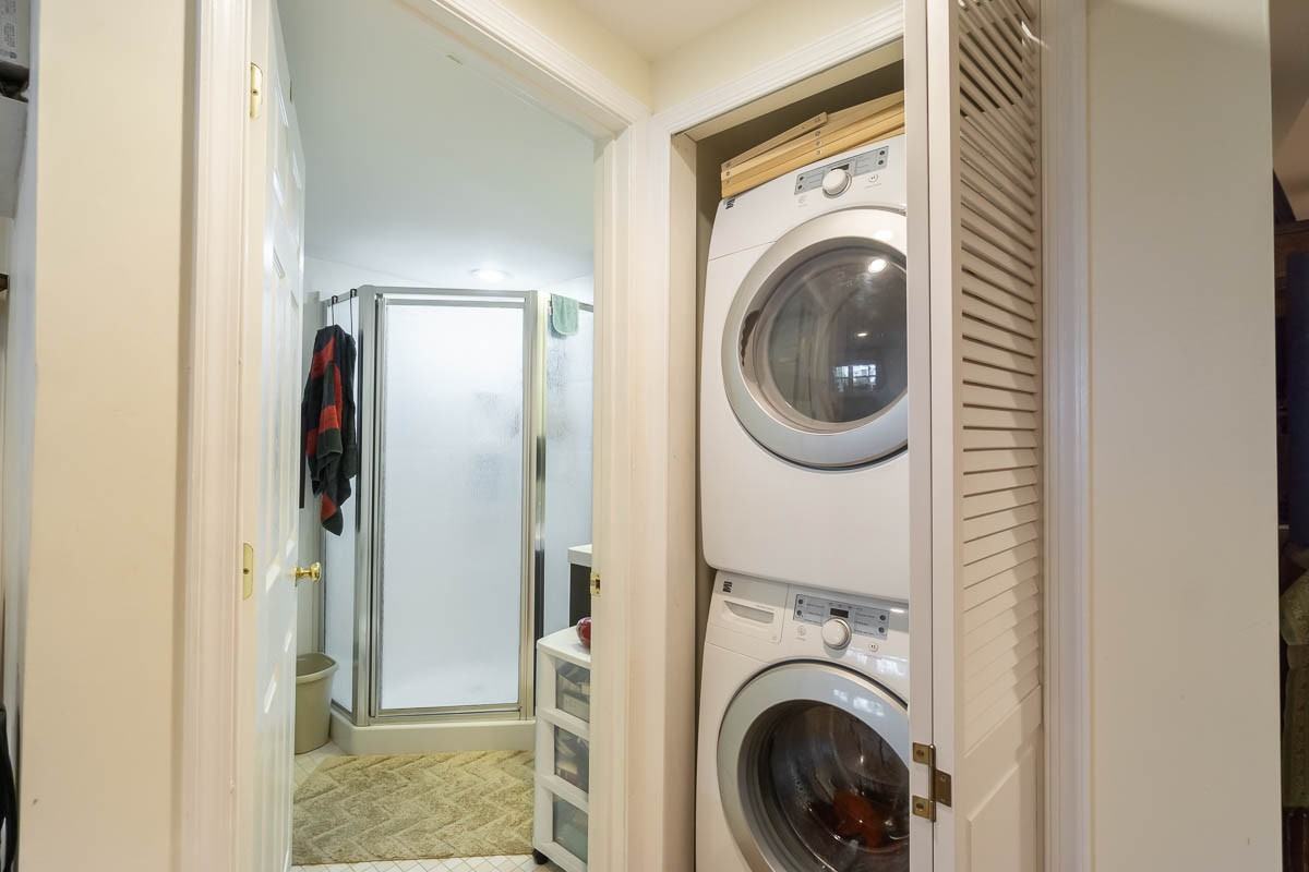 1112 4th St Ne - Photo 5 of 17