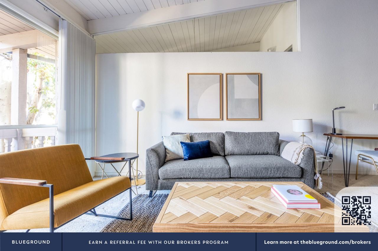 6330 Green Valley Cir #344 - Photo 4 of 31