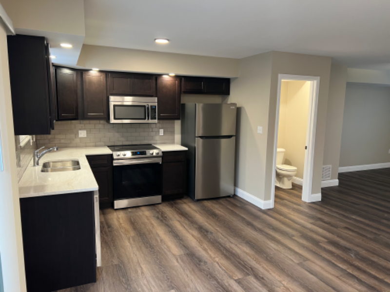 225 Bradford Ln - Photo 3 of 12