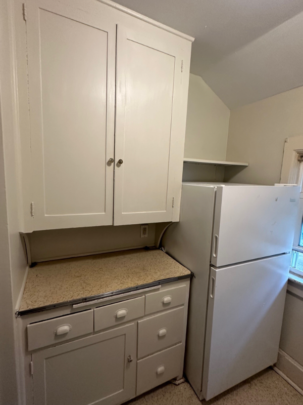 606 W Lyon St #4 - Photo 2 of 7