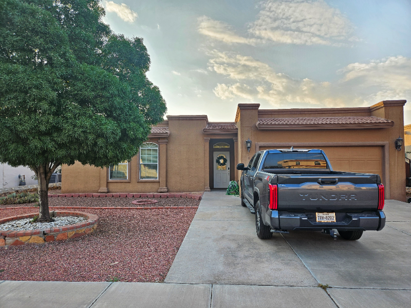 706 Lauren St - Photo 3 of 18