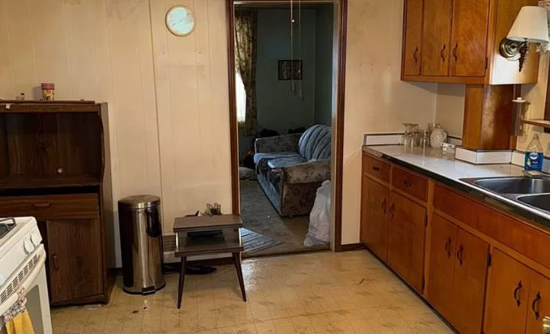 1146 Solomon St - Photo 2 of 11