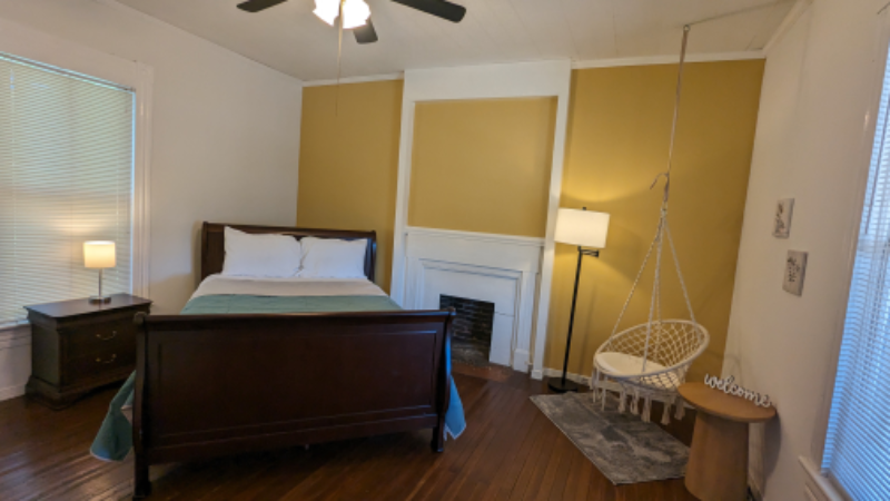 208 S Trammell St #C - Photo 6 of 12