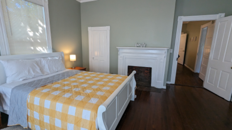 208 S Trammell St #C - Photo 5 of 12