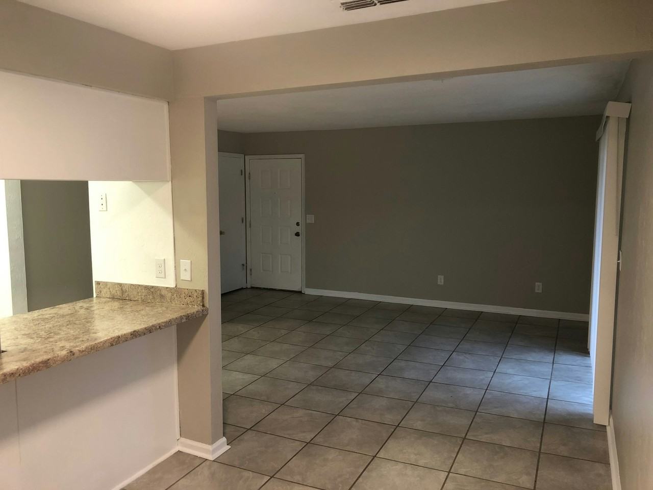 3017 Oak Hammock Lane, Unit A - Photo 3 of 12