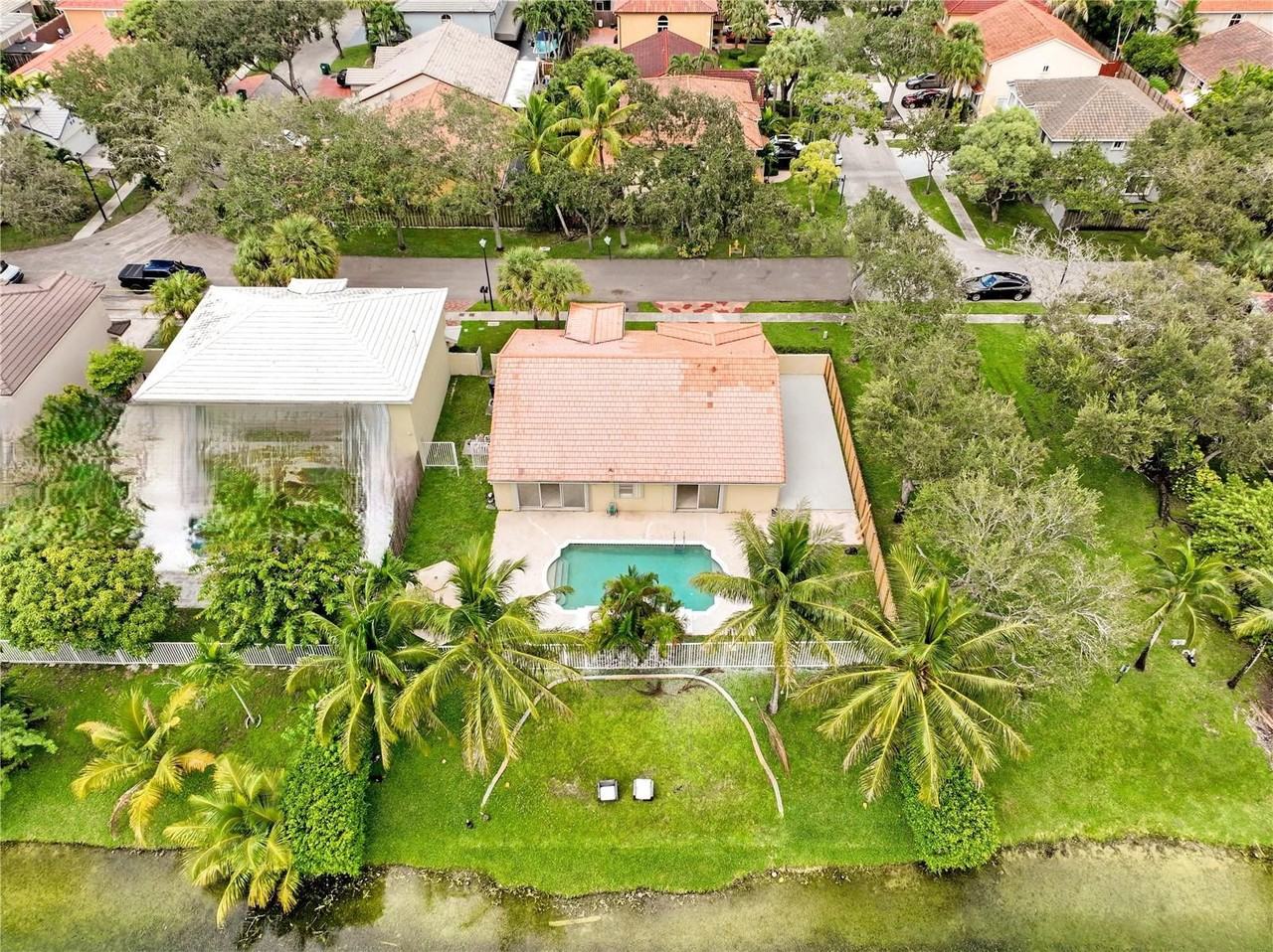 8870 Nw 191st St - Photo 2 of 8