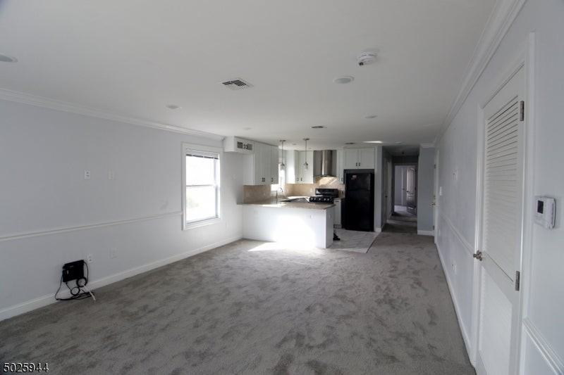 322 Cross St - Photo 2 of 11