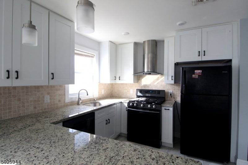 322 Cross St - Photo 3 of 11