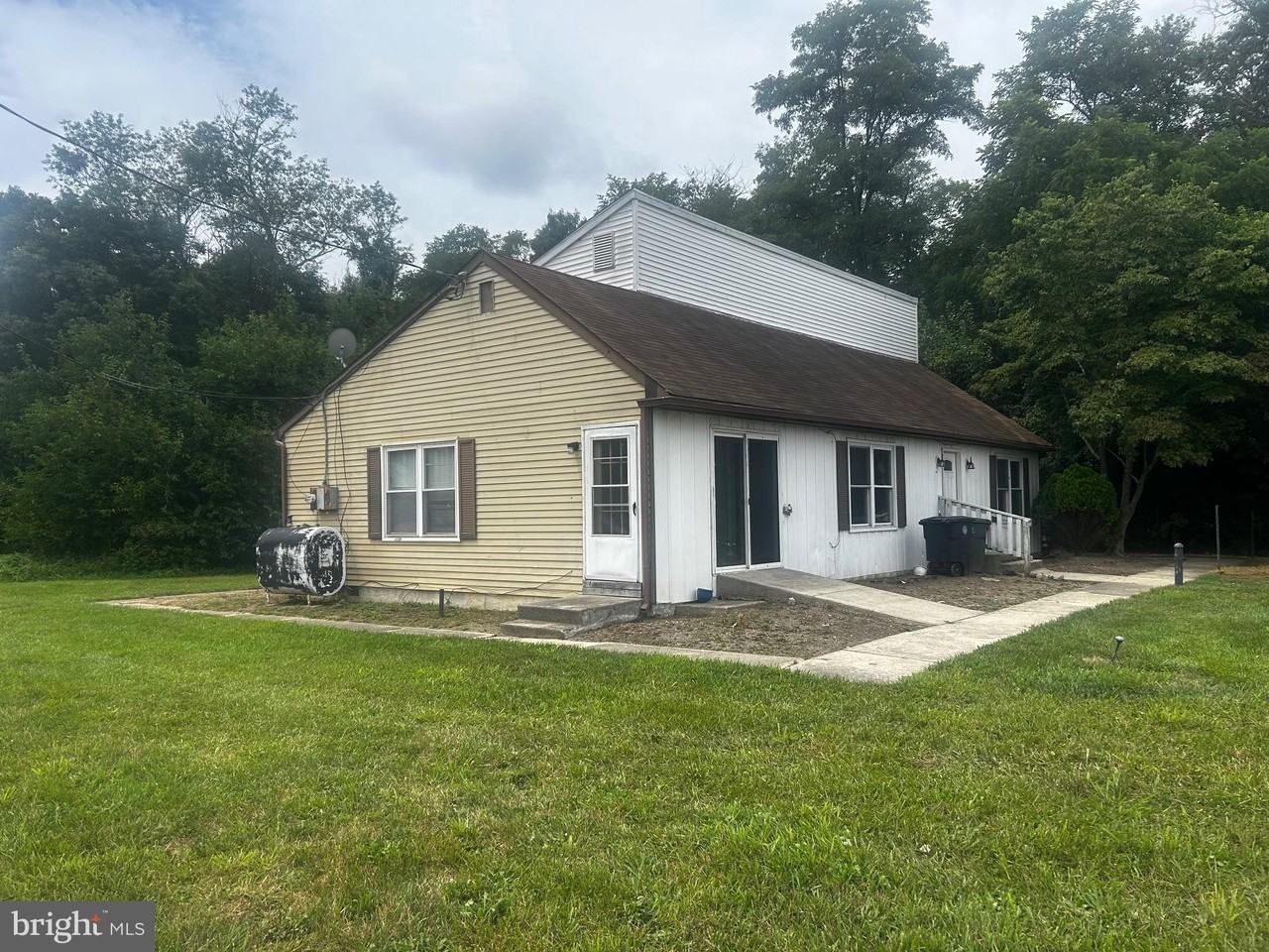 1851 S Black Horse Pike - Photo 2 of 2