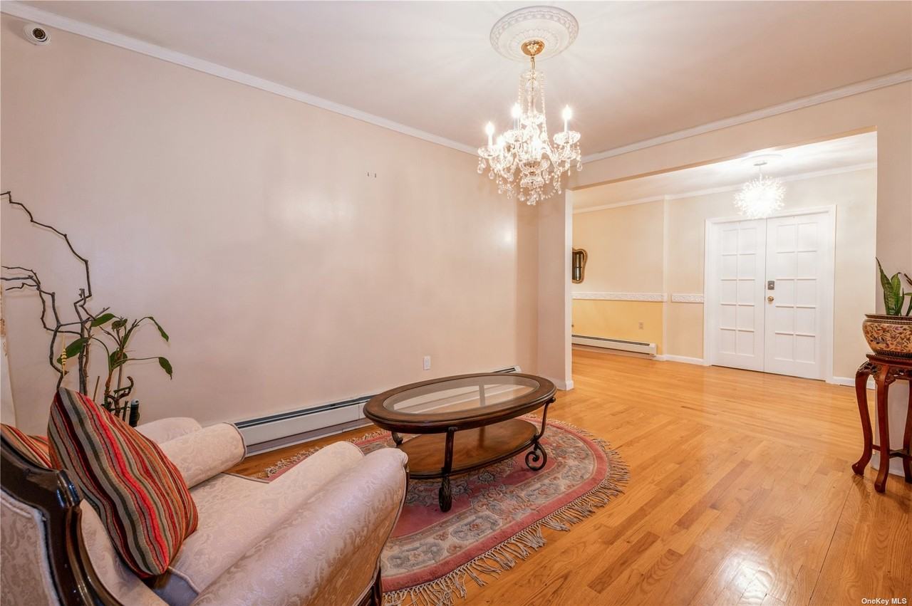 8635 Pinto St - Photo 3 of 20