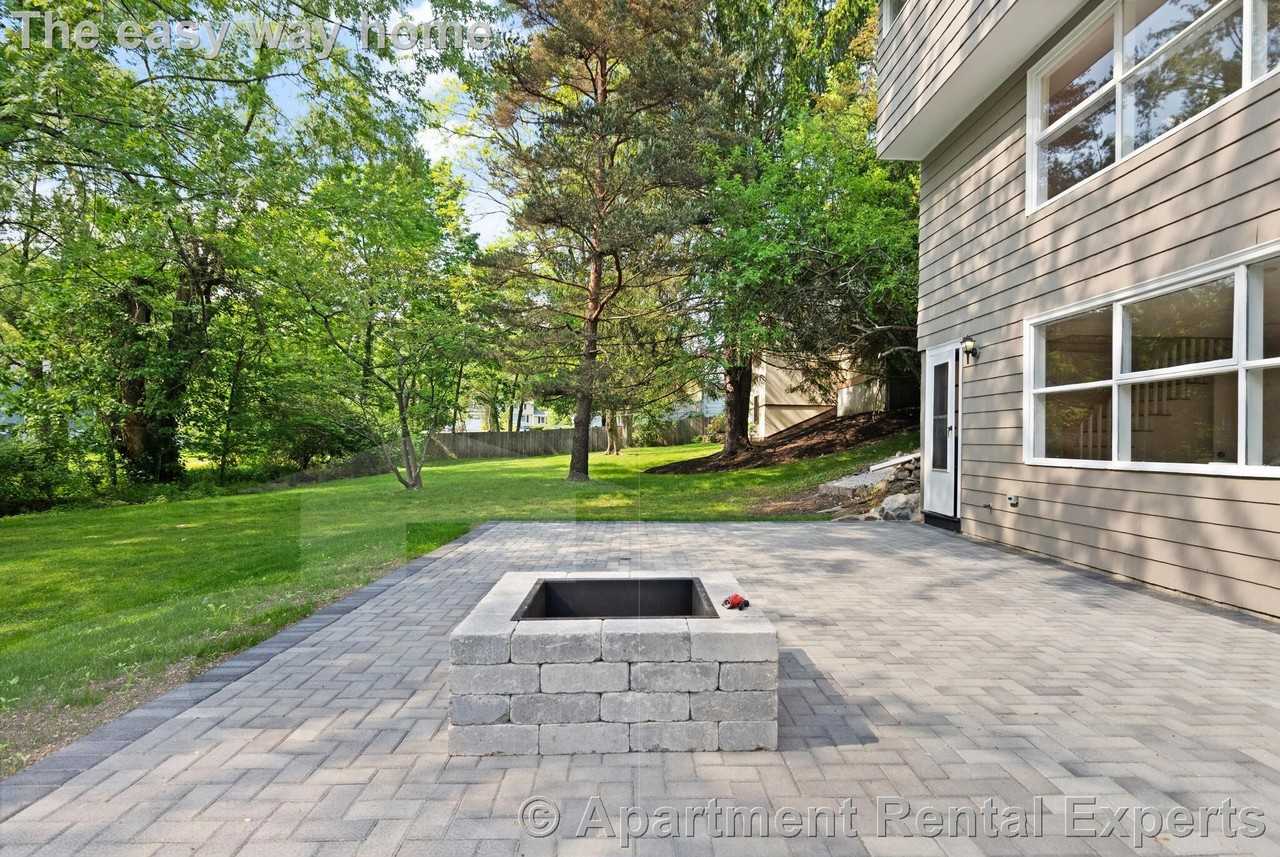 7 Thornberry Rd - Photo 3 of 37