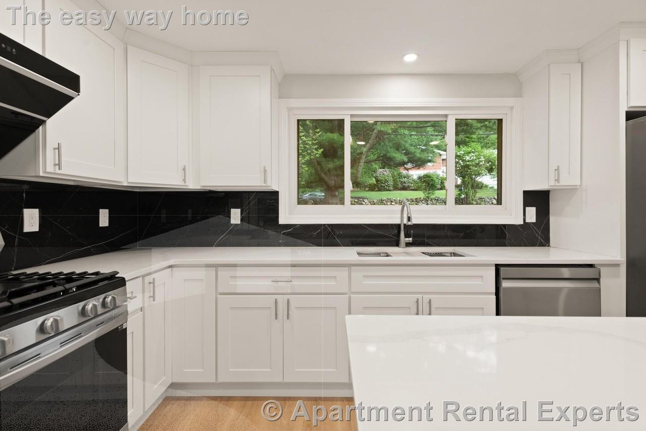 7 Thornberry Rd - Photo 2 of 36