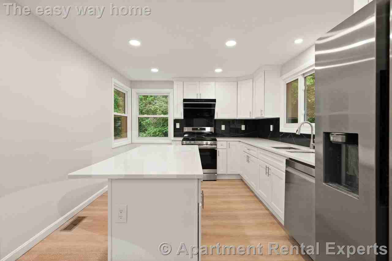 7 Thornberry Rd - Photo 3 of 36