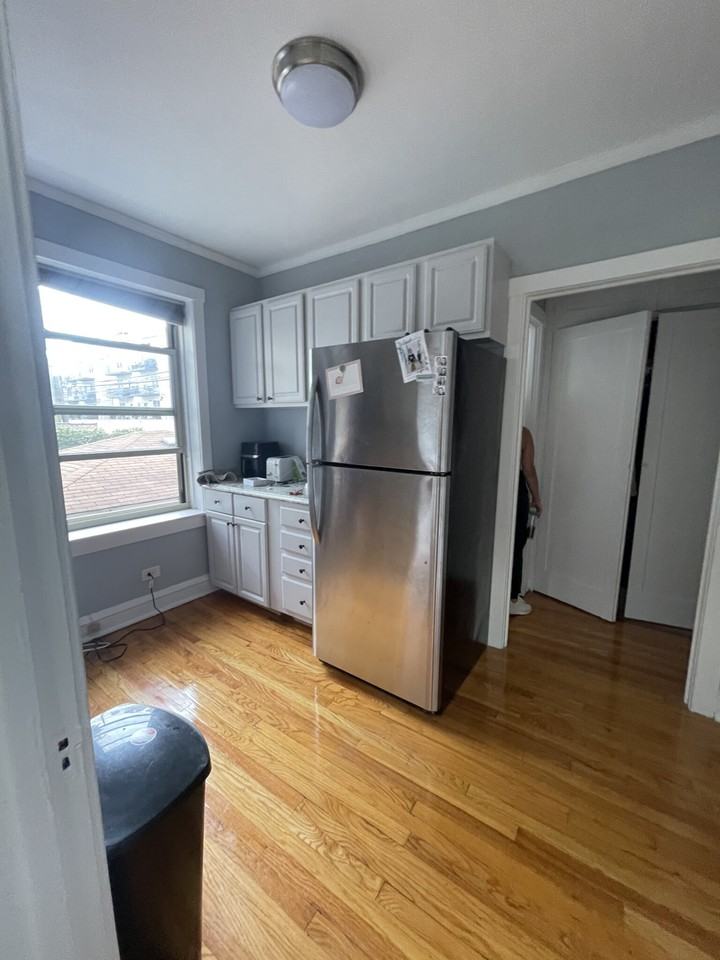 3431 N Marshfield Ave #E1 - Photo 5 of 15