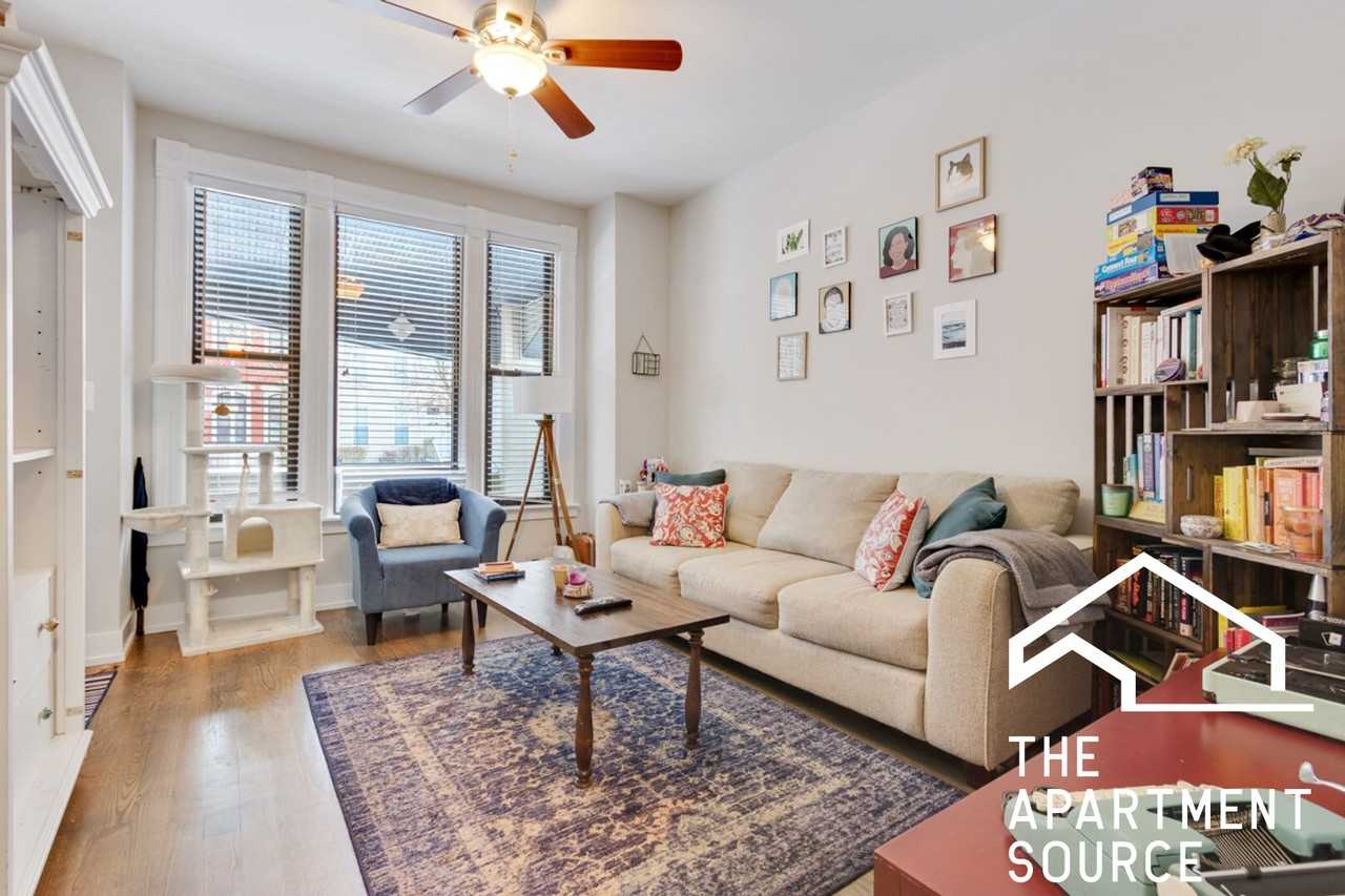 2336 W School St #3