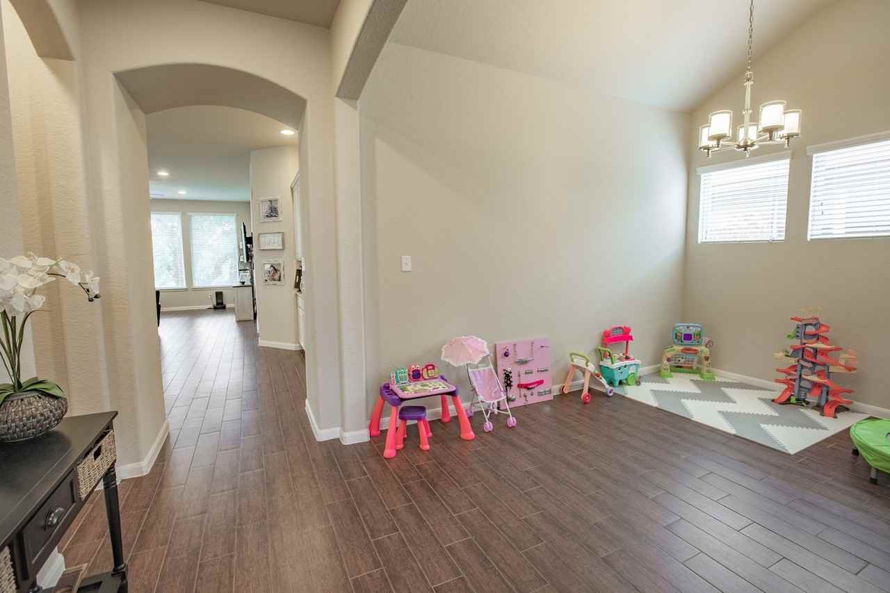 22419 Carriage Bush - Photo 3 of 41