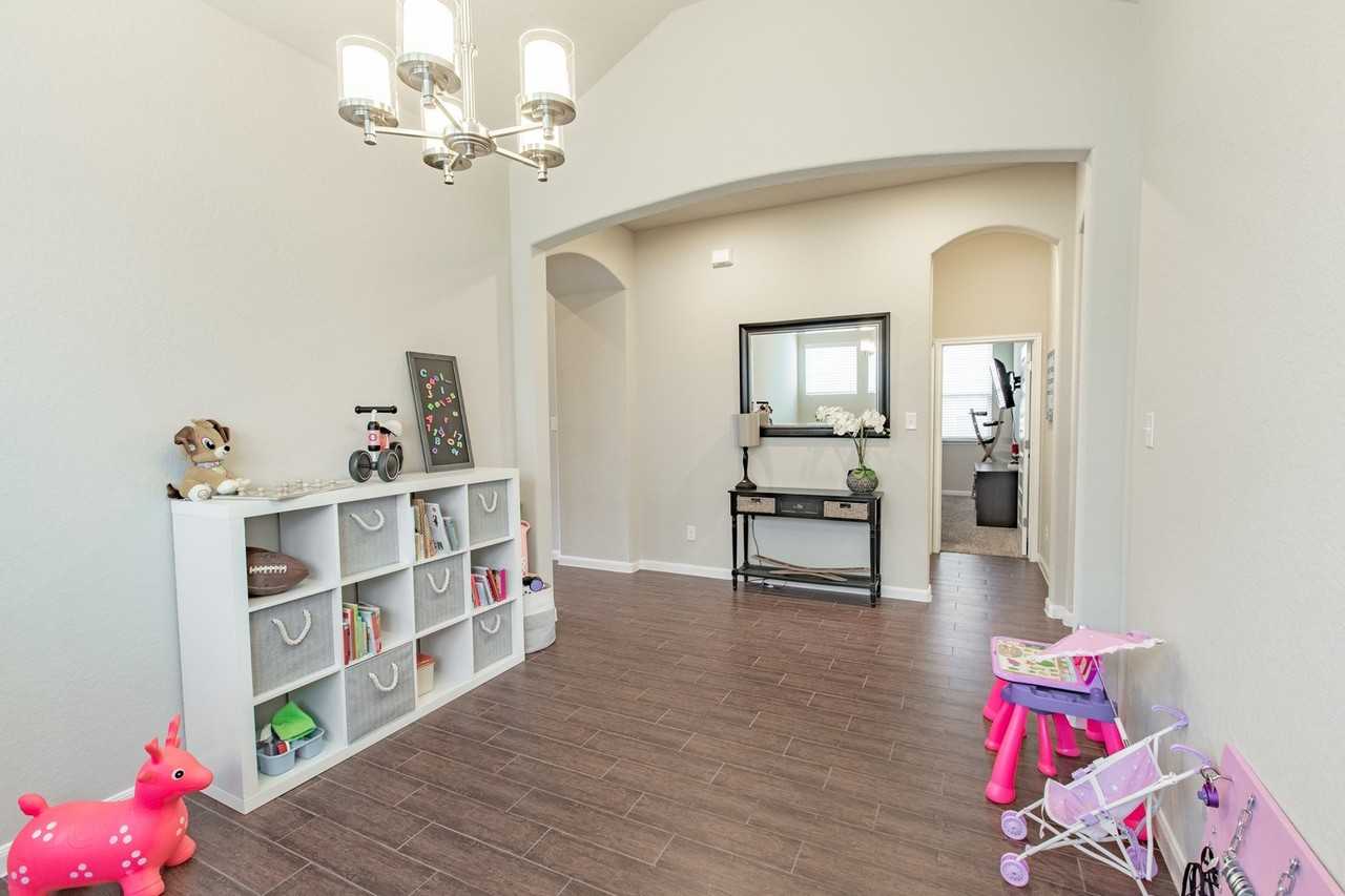 22419 Carriage Bush - Photo 4 of 41