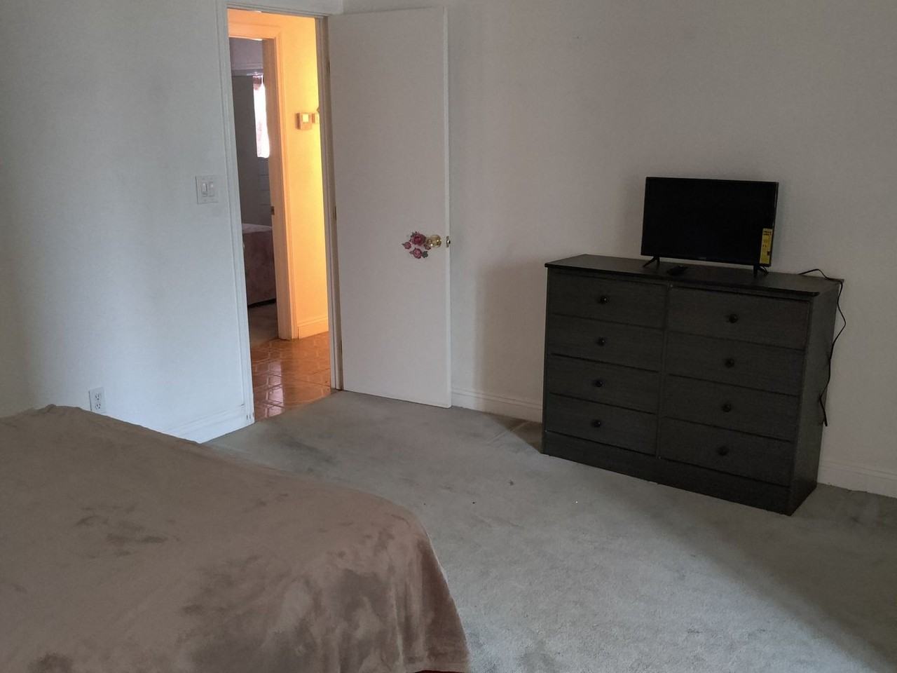 8325 Great Circle Dr - Photo 4 of 17