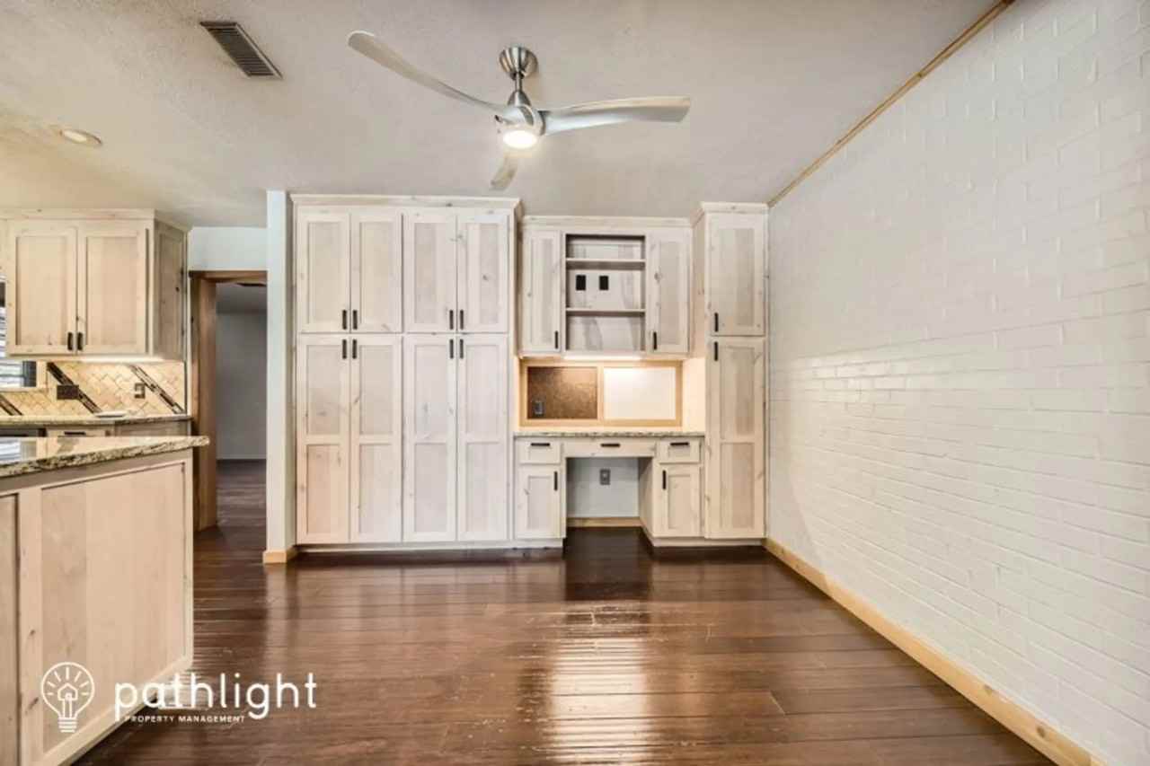3901 Oxley Dr - Photo 3 of 16