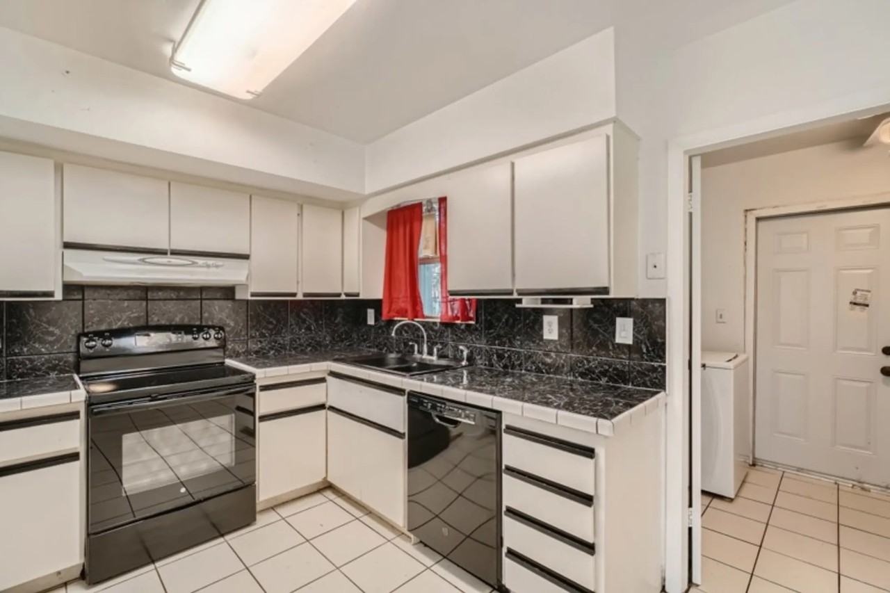 2730 Sw 17th St - Photo 3 of 10