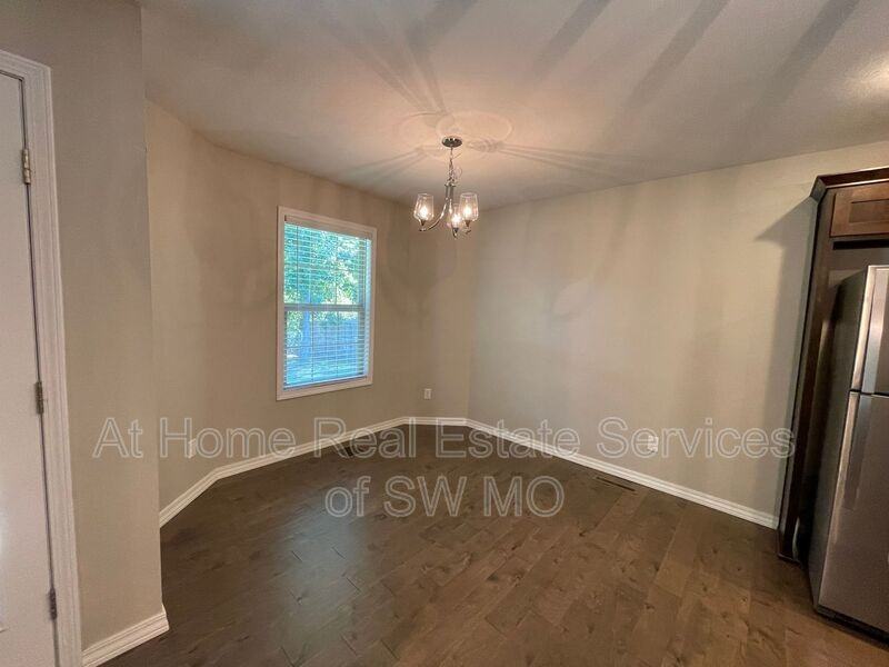 1210 N. Culpepper Ave. - Photo 4 of 12