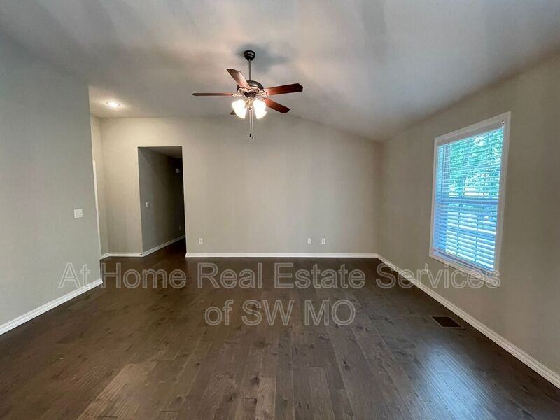 1210 N. Culpepper Ave. - Photo 6 of 12