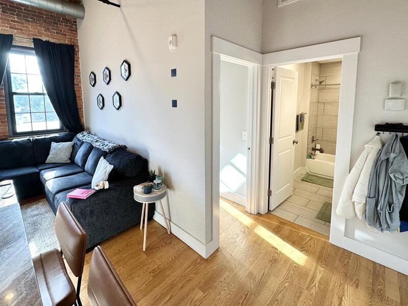 128 Chandler St - Photo 6 of 13