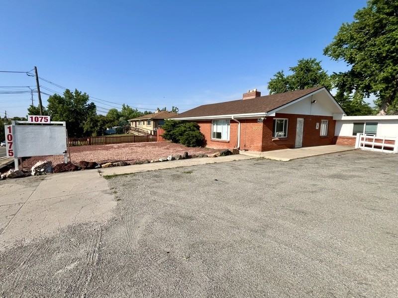 1075 Kipling St - Photo 2 of 44