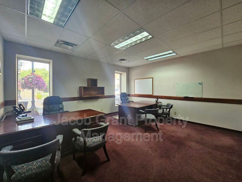 490 Park Ave #02 - Photo 2 of 6