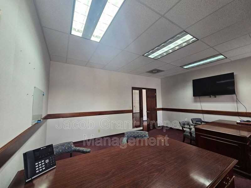 490 Park Ave #02 - Photo 3 of 6