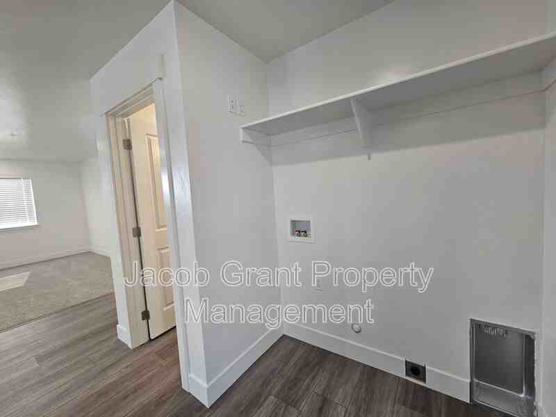 6133 N Freedom Rd #4 - Photo 3 of 11