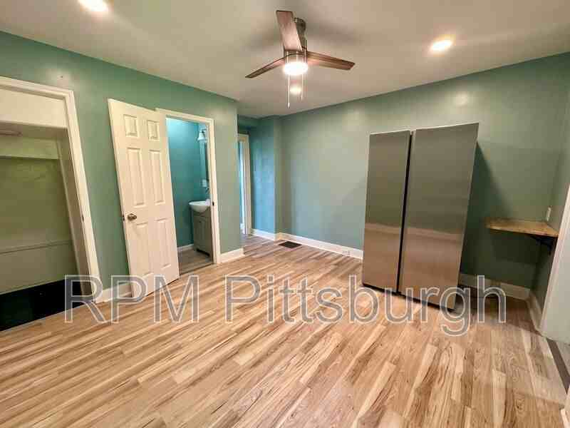 929 Clarissa Street - Photo 3 of 18