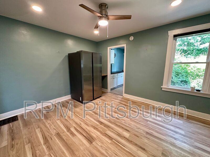 929 Clarissa Street - Photo 4 of 18