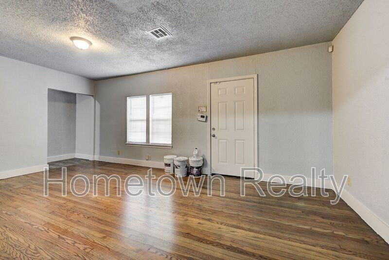 2114 N Bath Ave - Photo 4 of 35