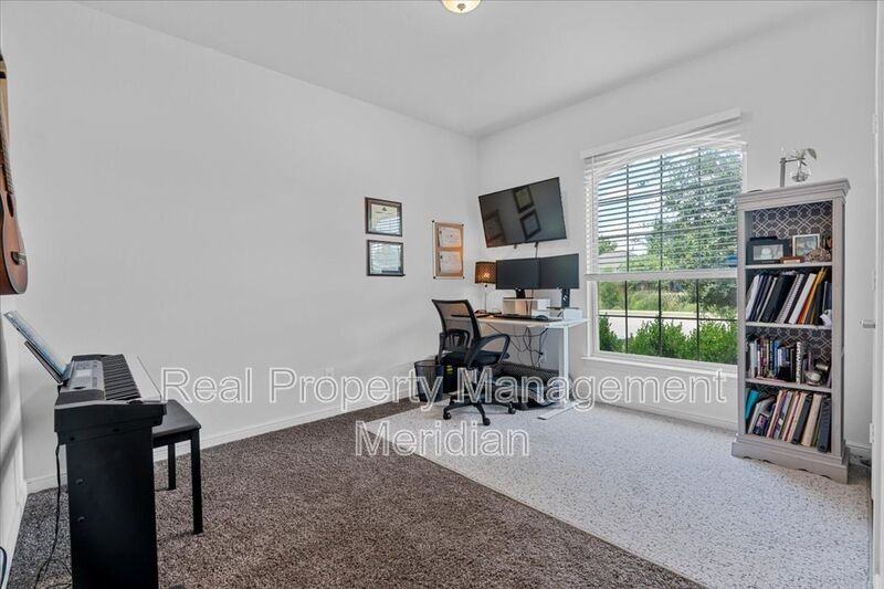 9044 Twin Mills Blvd - Photo 3 of 20