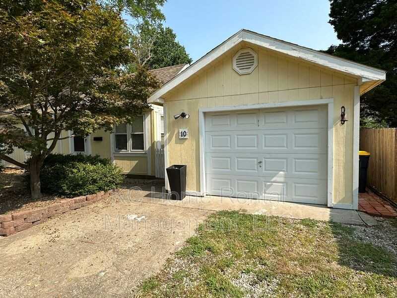 10 E 91st Ter - Photo 3 of 36