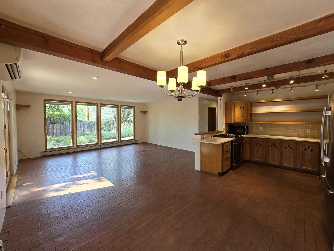 133 Valley Dr - Photo 2 of 34