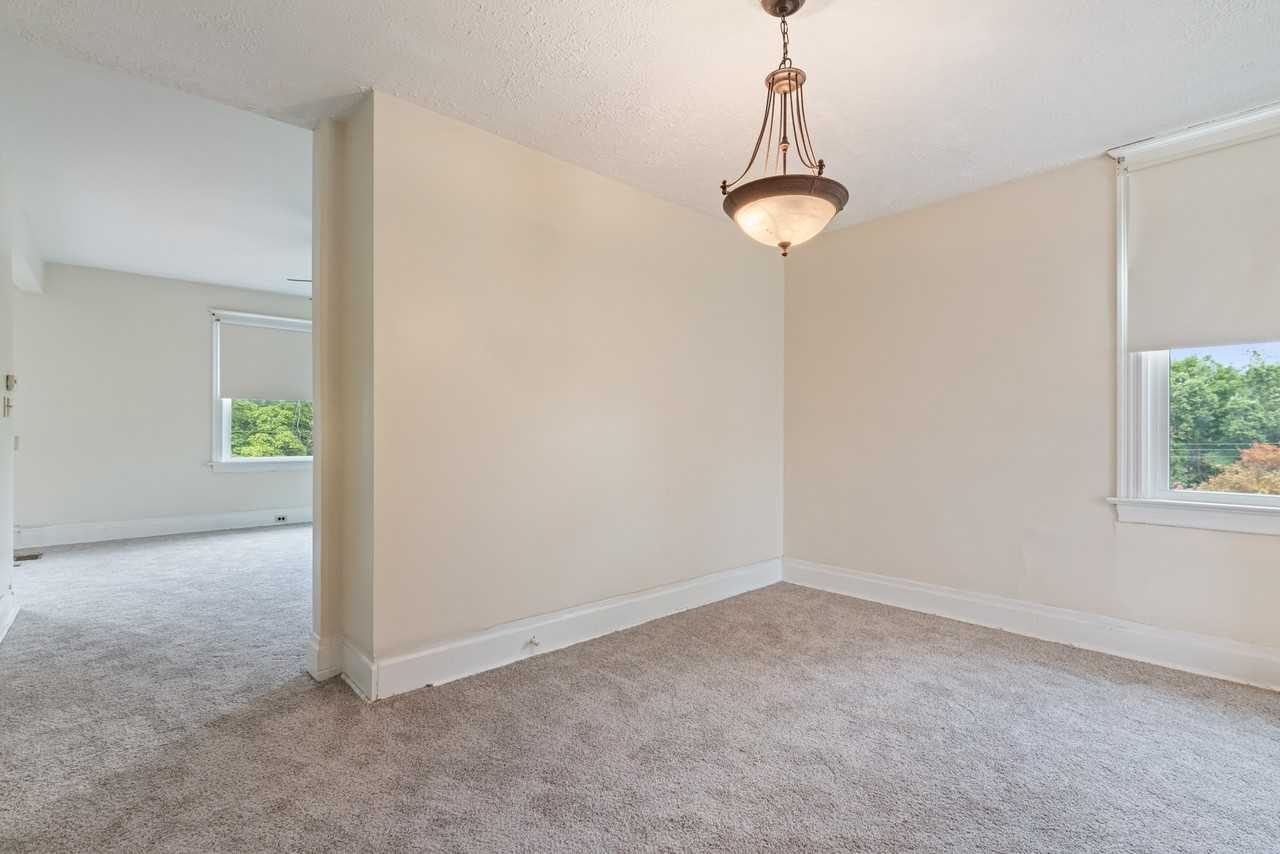 1 Hill Ave - Photo 6 of 23