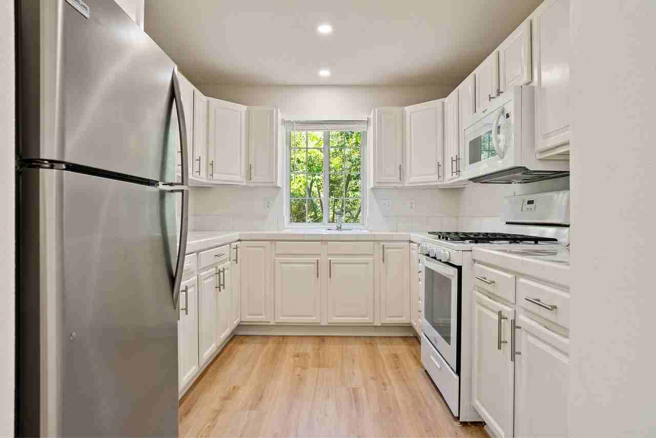 3392 Rockview Pl - Photo 6 of 24