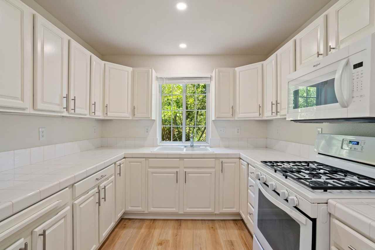 3392 Rockview Pl - Photo 7 of 24