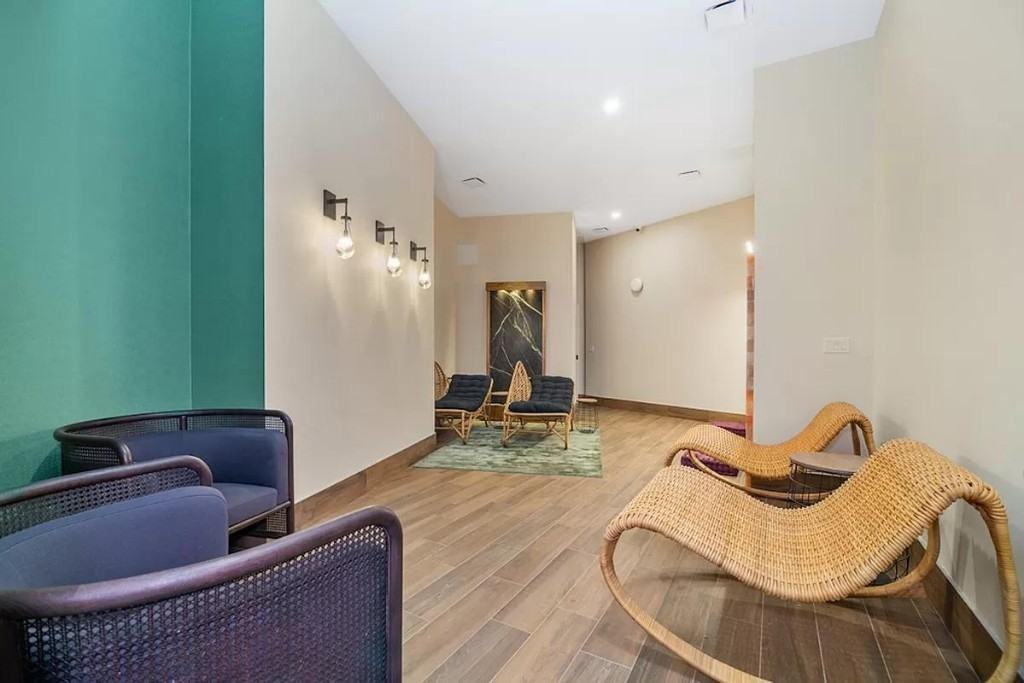 Greenwich St #1045 - Photo 7 of 18