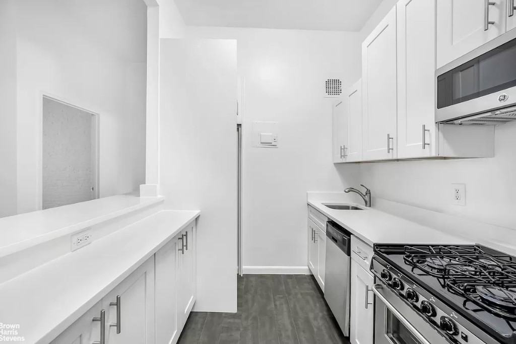 Greenwich St #2K - Photo 5 of 8