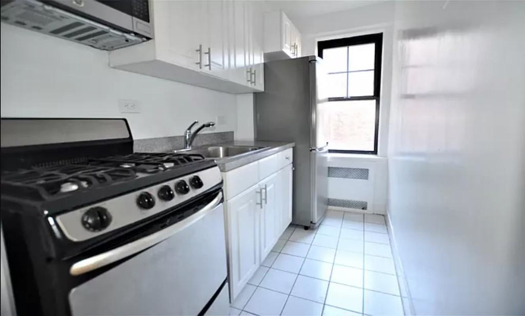 Christopher St #11C - Photo 3 of 8