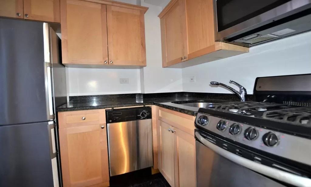 Christopher St #5C - Photo 3 of 7