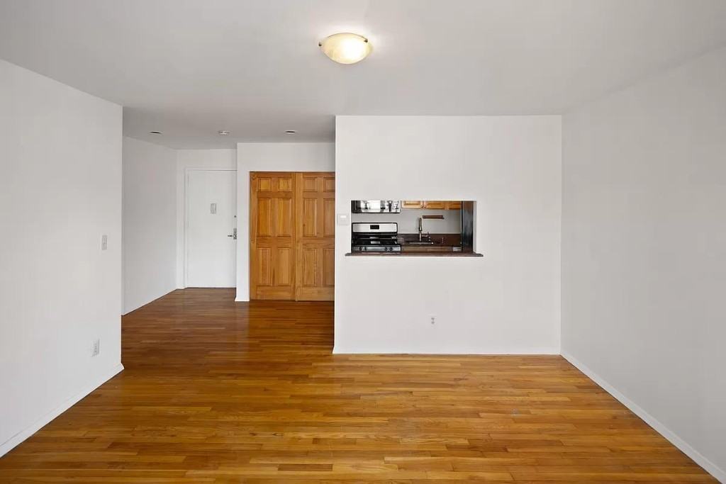 W 19th St #5B - Photo 4 of 20