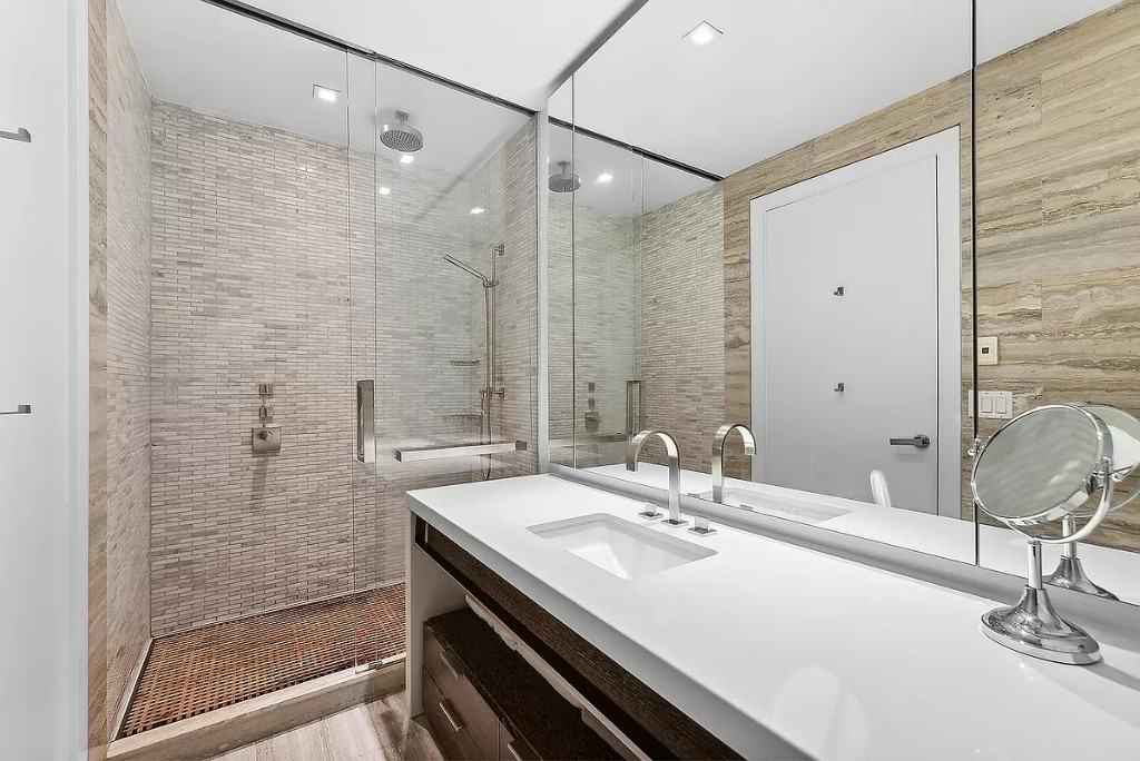 W 12th St #3C - Photo 4 of 7