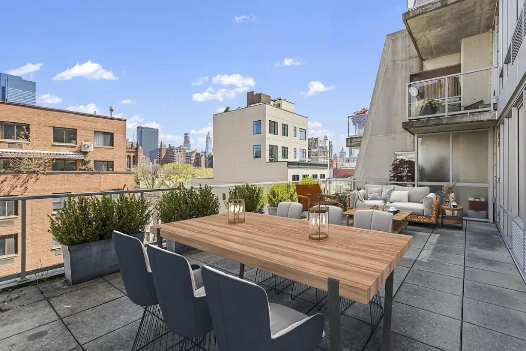 W 19th St #902 - Photo 2 of 14