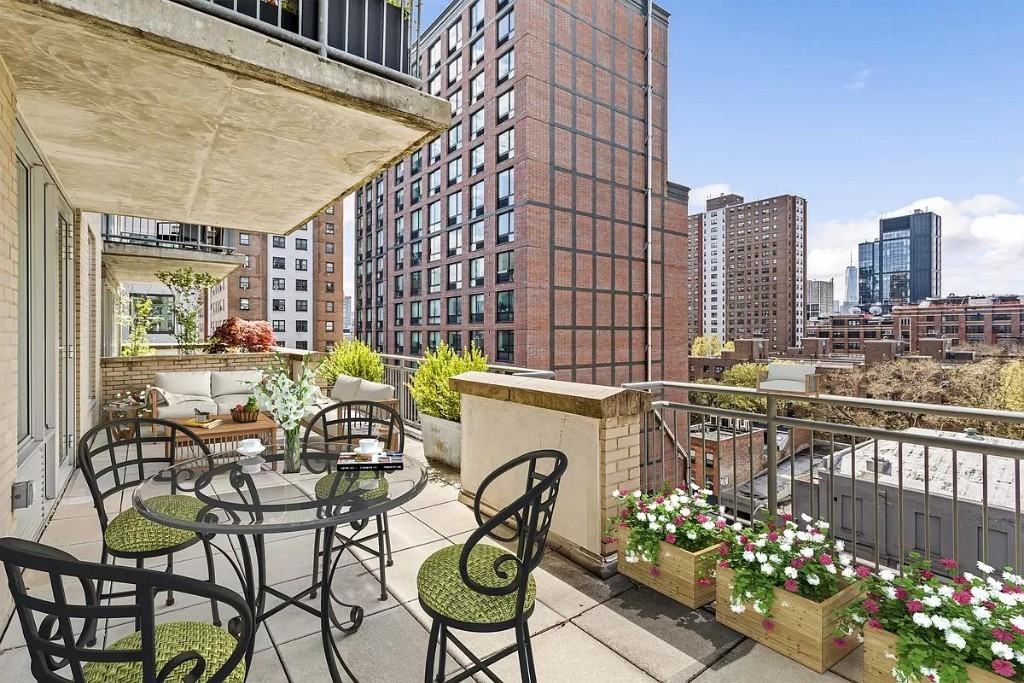 W 19th St #902 - Photo 5 of 14