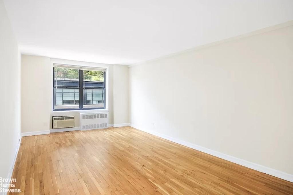 Christopher St #5X - Photo 5 of 12